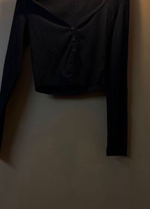 classic black crop top