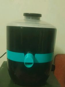 This Is A Brand New Juicer Mixie.With 3 Jars