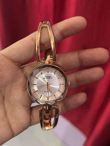 Elegant Women&#39;s Watch