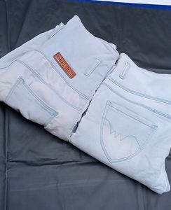 Sat Of Two Jeans 👖 For You