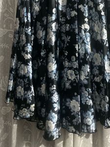 Elegant Black &amp; Blue Floral A-Line Skirt