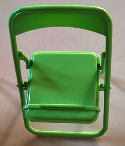 Pocket-Sized Chair-Shaped Mobile Stands