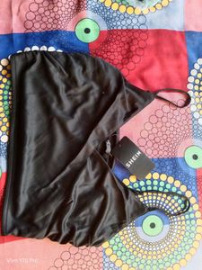 Black Sleeveless Crop Top