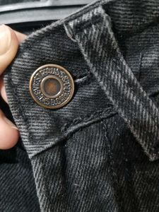 LEVI&#39;S DENIM JEANS