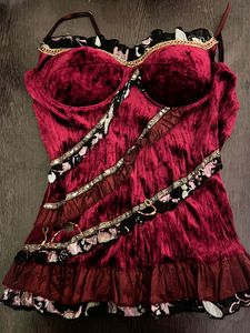 Romantic goth/vampy corset top