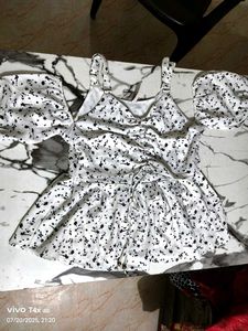 Black & White Floral Print Top