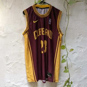 Nike Basketball Cleveland James 23 Jersey