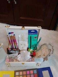 White Theme Hamper Box