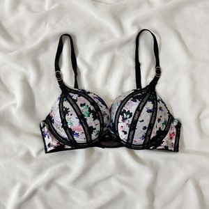 Victoria Secret Plunge Push Up Bra