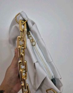 (Birthday Sale)!!!! ONLY 199/-   CHAIN Handbag