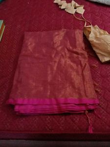 Twin Colour Saree With Pink Border &amp; Golden Blouse