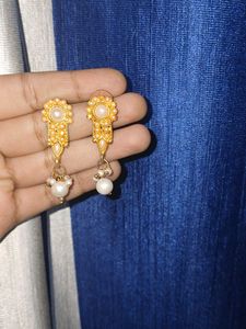 Elegant Golden Necklace