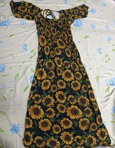 Chic Women's Medium Sunflower maxi dress