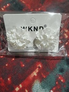 WKND Floral Stud Earrings - White