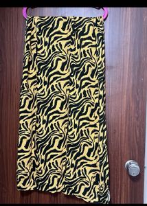 Mustard Yellow &amp; Black Printed Stole