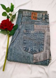 Light Wash Flare Jeans 👖