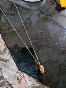 Feather Pendant Necklace