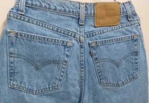 Levi&#39;s Woman Mom Jeans