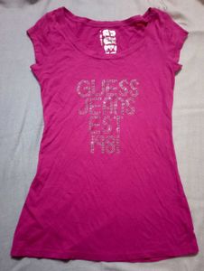 Guess Very Stylish Ti Shirt