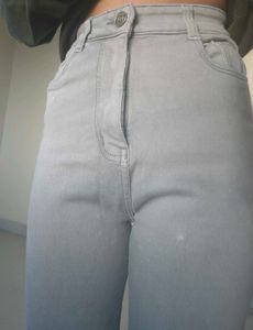 straight fit jeans