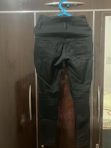 High Waisted Black Jeans With 6 Buttons