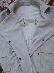 Beige Colored Corduroy Jacket With Balloon Sleeves And Fit