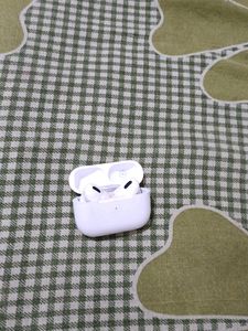 Hurry up 😱 Earbud at Such Low price For 24 hours only.  It&#39;s new hardly Use 4-5 Times , And both earbuds Are perfectly Working