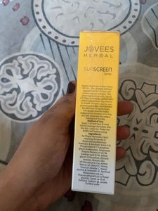 Jovees Herbal SPF 40 Sunscreen Spray