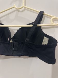 Pretty Cat Black Lace Padded Bra, Bust- 34 C/D