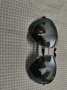 Giorgio Armani Stylish Aviator Sunglasses