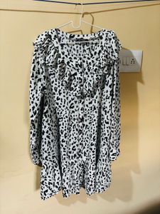 ₹190 White and Black Zudio Dress- XXL