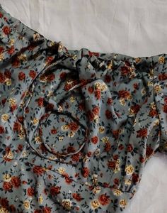 Floral Puff Sleeve Crop Top