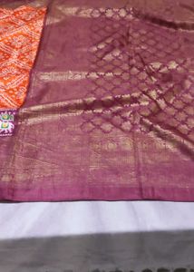 Beautiful Foil Print &amp; Ikat Prnt Saree With Blouse