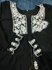 Elegant Black Embroidered Kurta
