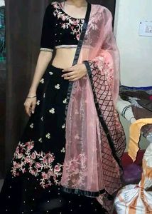 Eshe Kamm Me Ky Loge🦢! Itna Gorgeous Lehenga 💅
