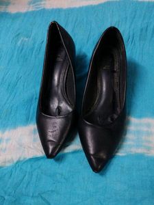 Shoe
