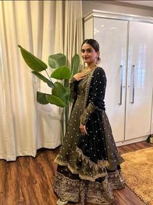 New Standard Beautiful Pakistani Dress Inpoted Dre