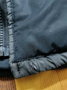 Men&#39;s Dark Grey Sleeveless Padded Jacket