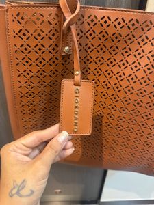 Good Looking Hand Bag