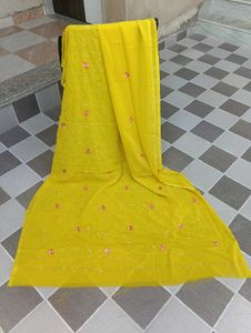 Embroidered Saree 🟡
