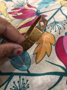Set of 2 Gold-coloured Bangles