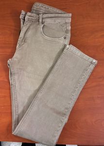 2 Cream coloured jeans