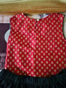 Traditional Top And Skirt Set For Girls