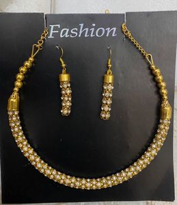 Golden Neckfit Necklace Set
