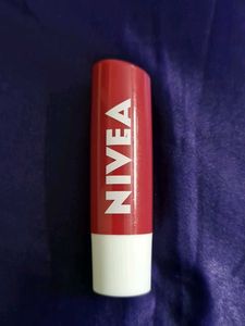 NIVEA Cherry Shine Tinted Lip Balm