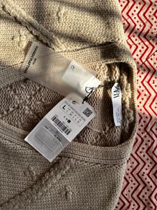 ZARA BRAND NEW SWEATER