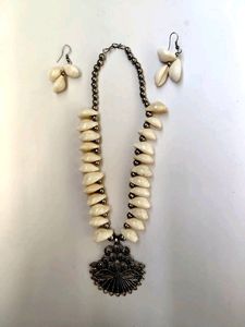 Necklace & Earring