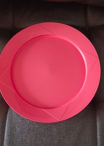 Tupperware dinner and breakfast plates