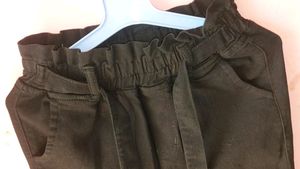 Black Knot Jeans