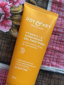Dot &amp; Key Face Wash